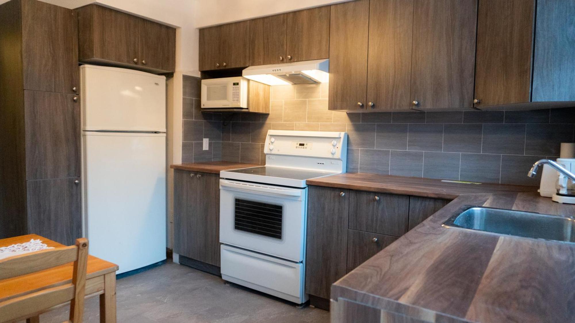 Montreal Homes - Affordable Rooms, Smart Tv, Shared Kitchen Exterior photo